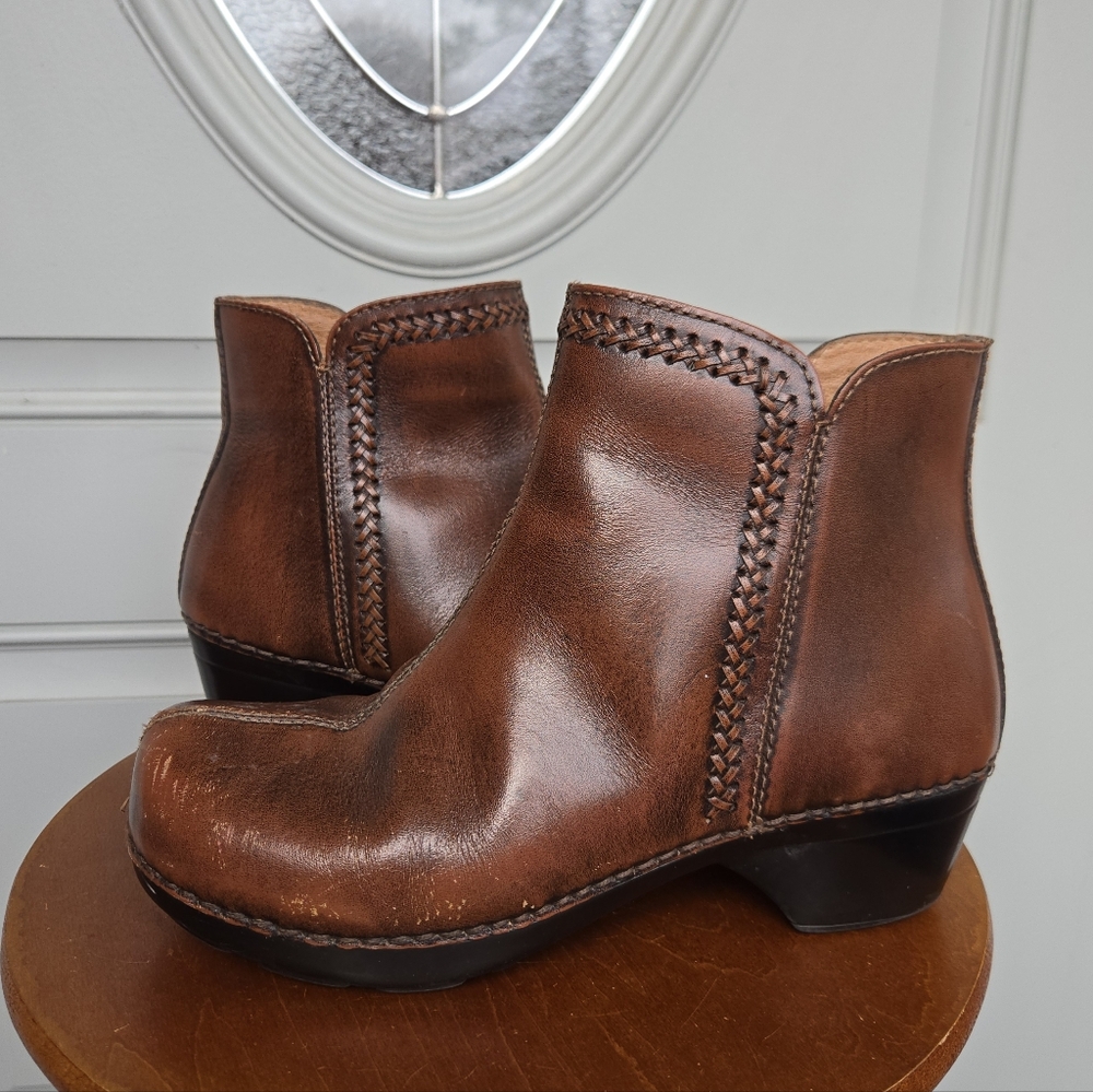 Dansko Scout Brown Leather Ankle Boots